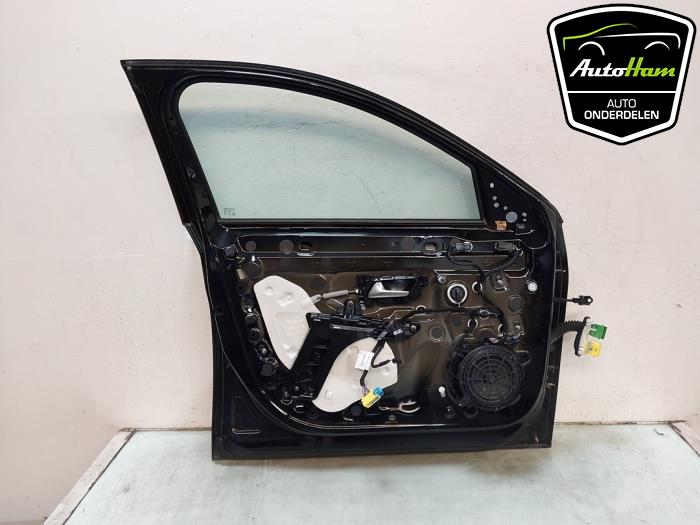 Dörr, 4-dörrars, vänster fram från en Peugeot 208 II (UB/UH/UP) e-208 50 kWh 2021