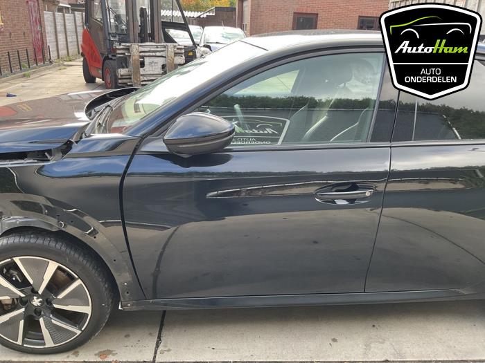 Dörr, 4-dörrars, vänster fram från en Peugeot 208 II (UB/UH/UP) e-208 50 kWh 2021