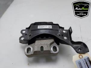 Begagnade Fäste, växellåda Volkswagen Polo VI (AW1) 1.0 TSI 12V Pris € 15,00 Marginaltabell erbjuds av AutoHam