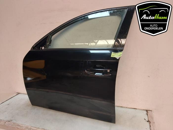 Dörr, 4-dörrars, vänster fram från en Peugeot 208 II (UB/UH/UP) e-208 50 kWh 2023