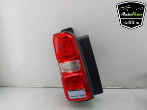 Gebruikte Achterlicht links Opel Vivaro 2.0 CDTI 122 Prijs € 90,75 Inclusief btw aangeboden door AutoHam