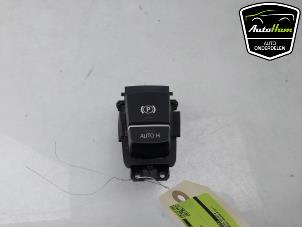 Gebruikte Handrem schakelaar BMW X3 (F25) xDrive 20i 2.0 16V Twin Power Turbo Prijs € 30,00 Margeregeling aangeboden door AutoHam