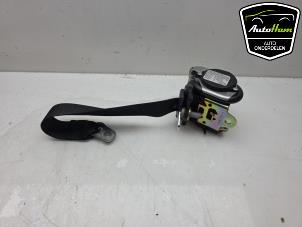 Begagnade Bakre säkerhetsbälte, höger Mercedes A (W169) 1.7 A-170 5-Drs. Pris € 30,00 Marginaltabell erbjuds av AutoHam