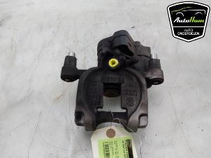 Begagnade Bakre bromsok, vänster Volkswagen Golf VII (AUA) 1.4 GTE 16V Pris € 125,00 Marginaltabell erbjuds av AutoHam