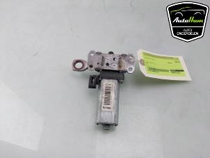 Gebruikte Stoelmotor Volkswagen Golf VIII (CD1) 2.0 TDI BlueMotion 16V Prijs € 40,00 Margeregeling aangeboden door AutoHam