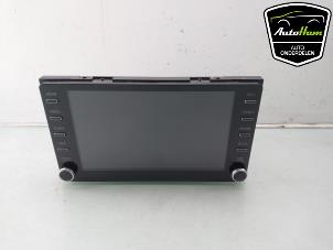 Begagnade Kontrollenhet, multimediadisplay Toyota Corolla (E21) 1.8 VVTi 16V Hybrid Pris på förfrågan erbjuds av AutoHam