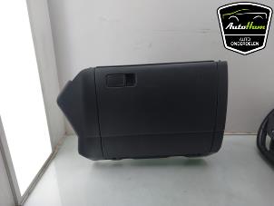 Begagnade Handskfack Volkswagen Golf VII (AUA) 1.4 GTE 16V Pris € 35,00 Marginaltabell erbjuds av AutoHam
