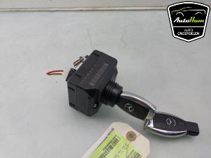 Begagnade Tändningslås + nyckel Mercedes C (W204) 1.8 C-180 CGI 16V Pris € 150,00 Marginaltabell erbjuds av AutoHam