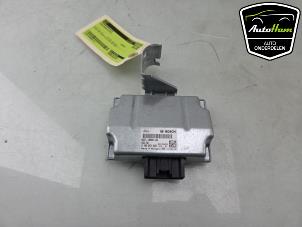 Używane Regulator napiecia Ford Focus 3 1.6 EcoBoost 16V Cena € 15,00 Procedura marży oferowane przez AutoHam