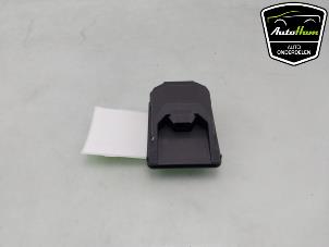 Begagnade Framåtriktad kamera Renault Kadjar (RFEH) 1.2 Energy TCE 130 Pris € 150,00 Marginaltabell erbjuds av AutoHam