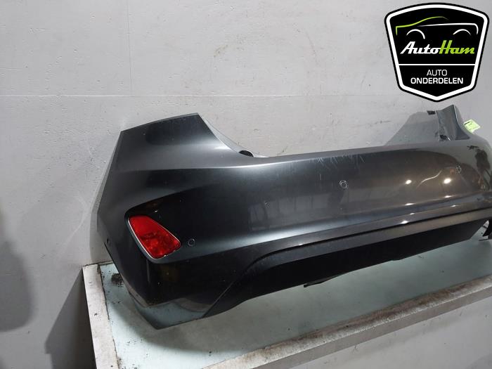 Bakre stötfångare från en Ford Fiesta 7 1.0 EcoBoost 12V 100 2018