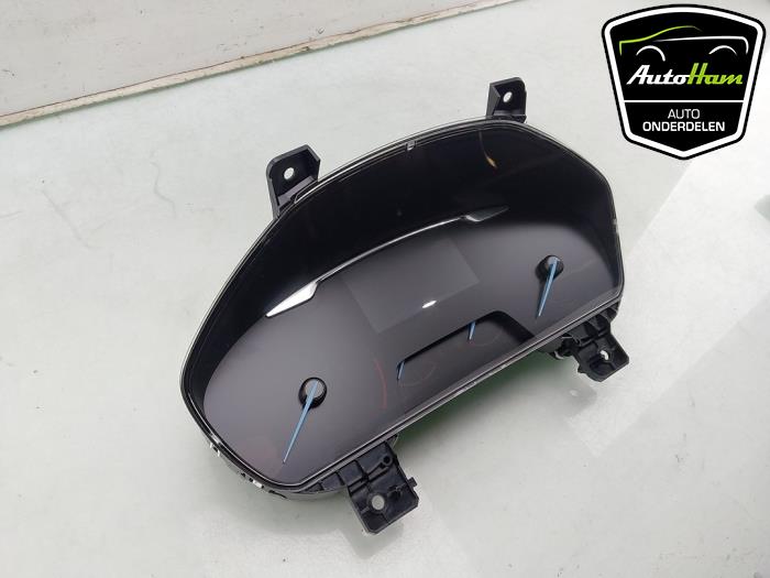 Instrumentpanel från en Ford Fiesta 7 1.0 EcoBoost 12V 100 2018