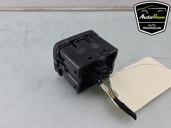 Brytare från en Ford Fiesta 7 1.0 EcoBoost 12V 100 2018