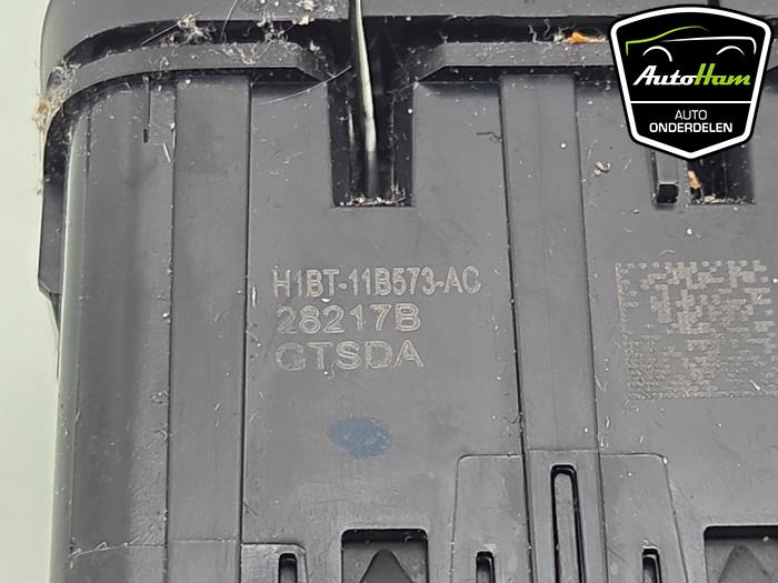 Brytare från en Ford Fiesta 7 1.0 EcoBoost 12V 100 2018