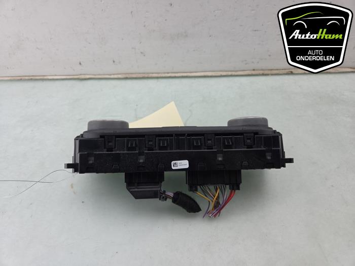 Värmekontrollpanel från en Ford Fiesta 7 1.0 EcoBoost 12V 100 2018