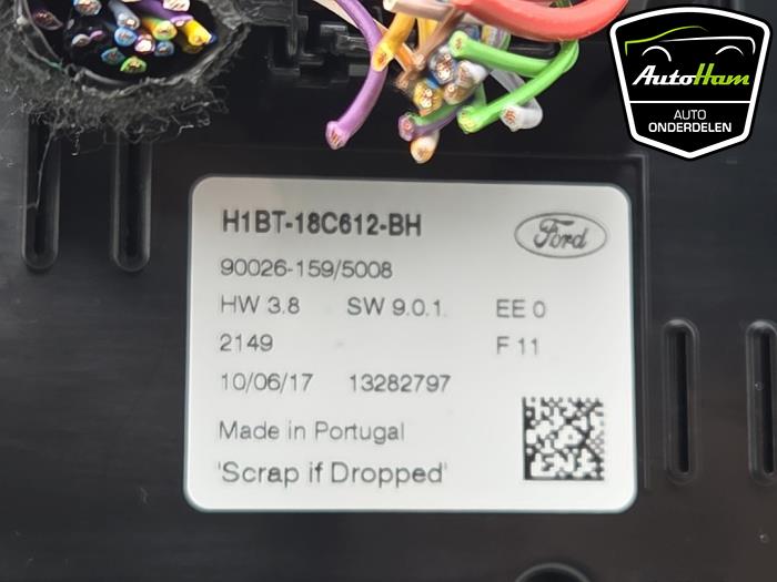 Värmekontrollpanel från en Ford Fiesta 7 1.0 EcoBoost 12V 100 2018