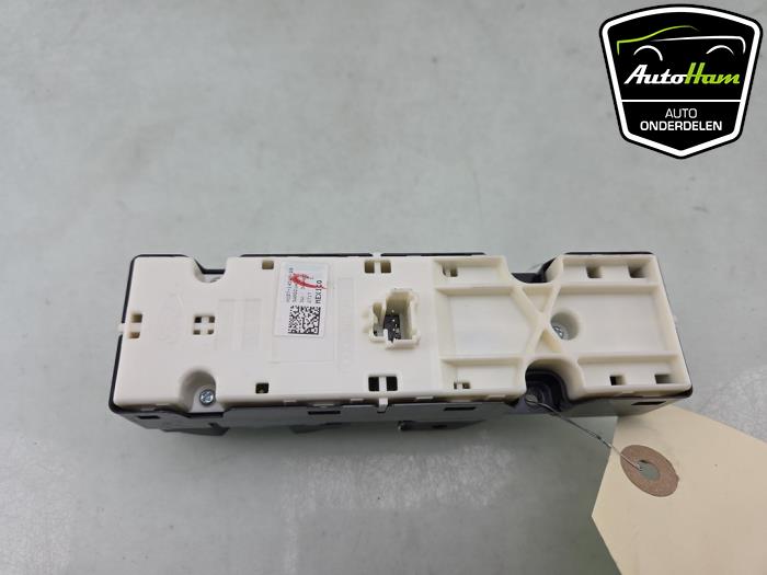 Brytare, eldrivna fönster från en Ford Fiesta 7 1.0 EcoBoost 12V 100 2018