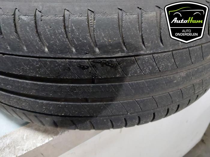 Sporthjulsuppsättning + däck från en Ford Fiesta 7 1.0 EcoBoost 12V 100 2018