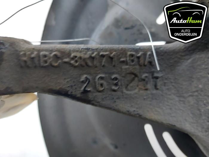 Spindel, vänster fram från en Ford Fiesta 7 1.0 EcoBoost 12V 100 2018