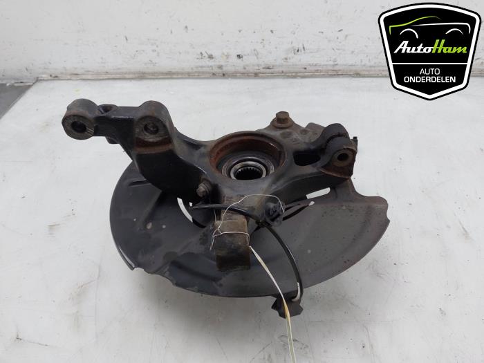 Spindel, vänster fram från en Ford Fiesta 7 1.0 EcoBoost 12V 100 2018