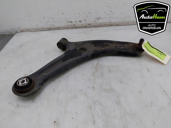 Främre gaffelben, höger från en Ford Fiesta 7 1.0 EcoBoost 12V 100 2018