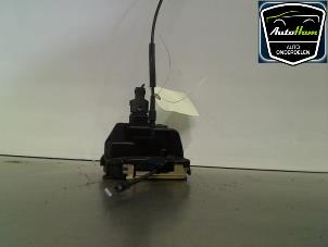 Begagnade Dörrmekanism, 4-dörrars, höger bak Renault Laguna II (BG) 1.6 16V Pris € 25,00 Marginaltabell erbjuds av AutoHam