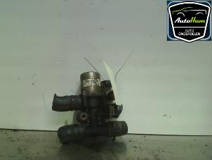 Gebruikte Koelvloeistof pomp Audi A4 Avant Quattro (B6) 2.5 TDI V6 24V Prijs € 20,00 Margeregeling aangeboden door AutoHam