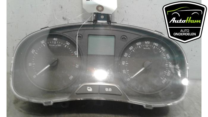 Instrumentpanel från en Skoda Fabia II (5J) 1.2i 2011