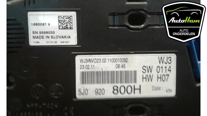 Instrumentpanel från en Skoda Fabia II (5J) 1.2i 2011