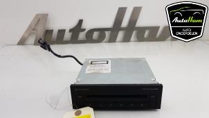 Używane Zmieniarka CD Volkswagen Passat Variant (3C5) 2.0 TDI 16V 170 Cena € 25,00 Procedura marży oferowane przez AutoHam