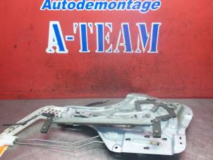 Begagnade Fönstermekanism för bakre dörr, 4-dörrars, vänster Kia Cerato 1.6 16V Pris € 40,00 Marginaltabell erbjuds av A-Team Automotive