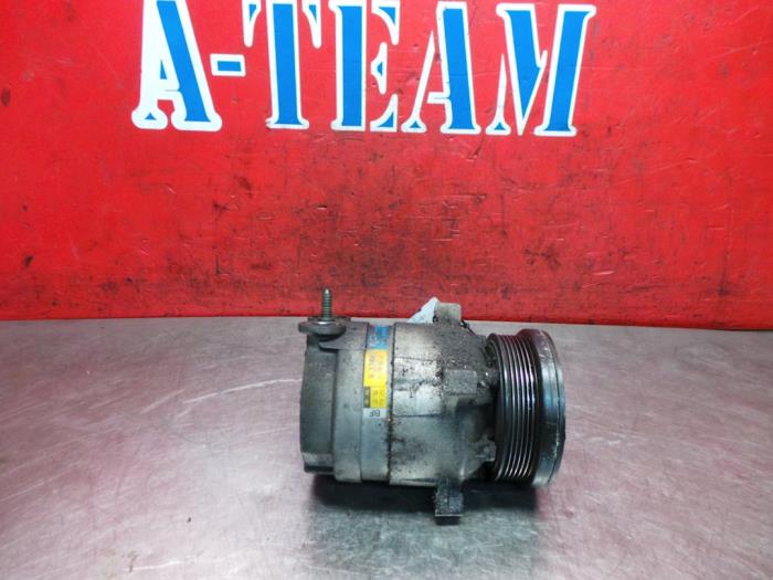 Aircopomp van een Daewoo Tacuma 2.0 16V 2004