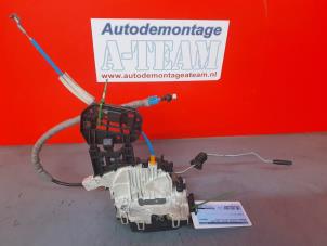 Gebruikte Portierslot Mechaniek 4Deurs links-voor Mercedes CLA (117.3) 1.6 CLA-180 16V Prijs € 29,95 Margeregeling aangeboden door A-Team Automotive