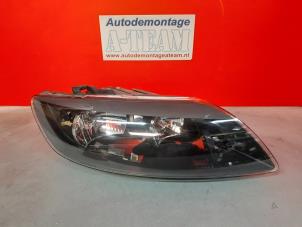 Gebruikte Koplamp rechts Audi Q7 (4LB) 3.0 TDI V6 24V Prijs € 199,99 Margeregeling aangeboden door A-Team Automotive