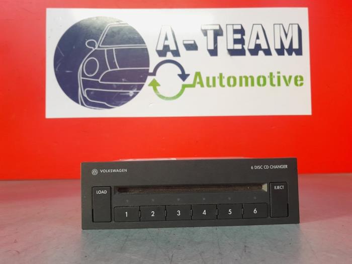 CD-växlare från en Volkswagen Golf V (1K1) 2.0 TFSI GTI 16V 2006