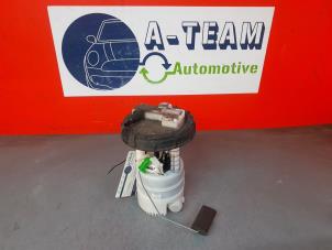 Gebruikte Benzinepomp Renault Clio III Estate/Grandtour (KR) 1.2 16V 75 Prijs € 39,99 Margeregeling aangeboden door A-Team Automotive