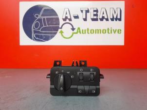 Gebruikte Schakelaar Licht BMW 3 serie (E46/2) 325 Ci 24V Prijs € 29,99 Margeregeling aangeboden door A-Team Automotive