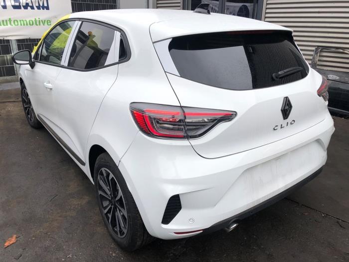 Luftkonditioneringspump från en Renault Clio V (RJAB) 1.0 TCe 90 12V Bi-Fuel 2023