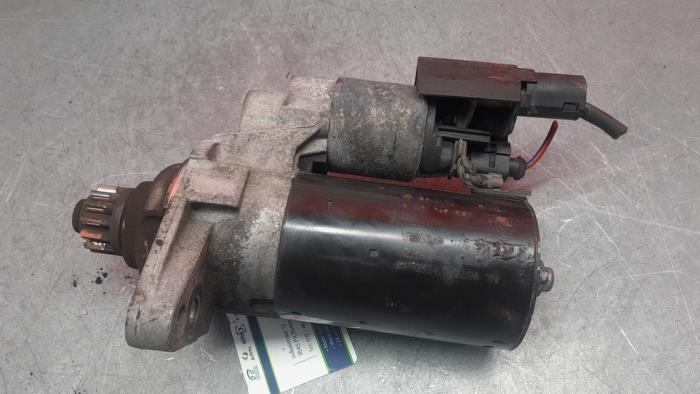Startmotor från en Volkswagen Passat (362) 1.4 TSI 16V 2011