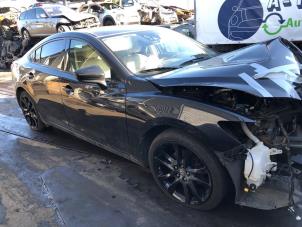 Begagnade Framdörr, 4-dörrars, höger Mazda 6 (GJ/GH/GL) 2.0 SkyActiv-G 165 16V Pris € 399,99 Marginaltabell erbjuds av A-Team Automotive