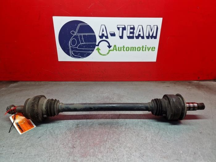 Drivaxel, höger bak från en Mercedes-Benz C Estate (S204) 2.2 C-220 CDI 16V BlueEfficiency 2011