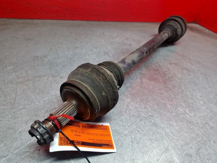 Drivaxel, höger bak från en Mercedes-Benz C Estate (S204) 2.2 C-220 CDI 16V BlueEfficiency 2011