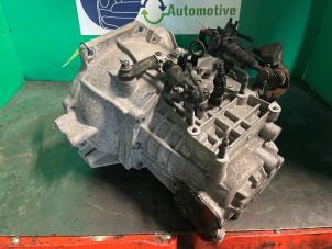 Gebruikte Versnellingsbak Kia Sportage (JE) 2.0 CVVT 16V 4x2 Prijs € 699,99 Margeregeling aangeboden door A-team Automotive