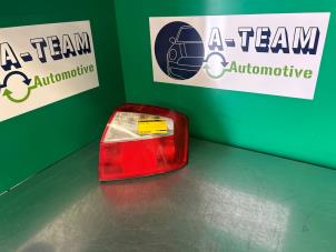 Gebrauchte Baklykta, höger Audi A4 Preis € 29,99 Margenregelung angeboten von A-team Automotive