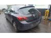 Opel Astra J (PC6/PD6/PE6/PF6) 1.7 CDTi 16V EcoFLEX 130 Remklauw (Tang) links-achter