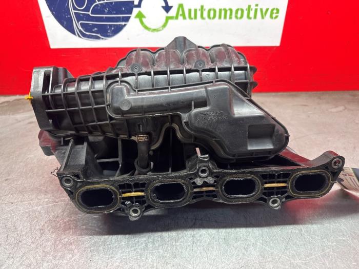 Insugsrör från en Suzuki SX4 1.6 16V VVT Comfort,Exclusive 2007