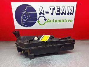 Gebruikte Adblue tank Peugeot Partner (GC/GF/GG/GJ/GK) 1.6 HDI 75 Phase 2 Prijs € 299,99 Margeregeling aangeboden door A-Team Automotive