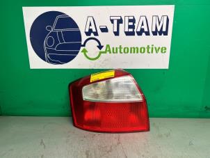 Gebruikte Achterlicht links Audi A4 (B6) 1.8 T 20V Quattro Prijs € 49,99 Margeregeling aangeboden door A-team Automotive