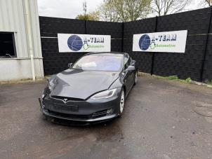 Używane Silnik Tesla Model S 75 Cena € 2.499,99 Procedura marży oferowane przez A-team Automotive
