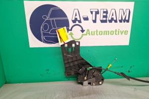 Gebruikte Portierslot Mechaniek 4Deurs rechts-achter Ford Fiesta 6 (JA8) 1.25 16V Prijs € 39,99 Margeregeling aangeboden door A-team Automotive